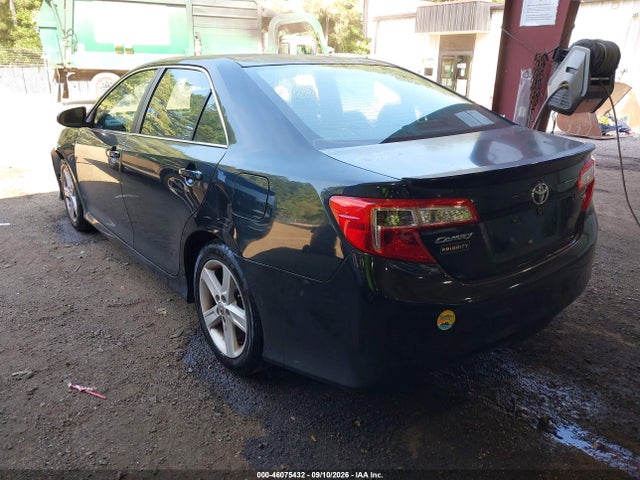 46075432 :رقم المزاد ، 4T1BF1FK0CU173399 vin ، 2012 Toyota Camry Se مزاد بيع