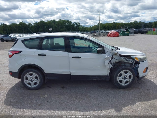 46075461 :رقم المزاد ، 1FMCU0F74HUB27582 vin ، 2017 Ford Escape S مزاد بيع