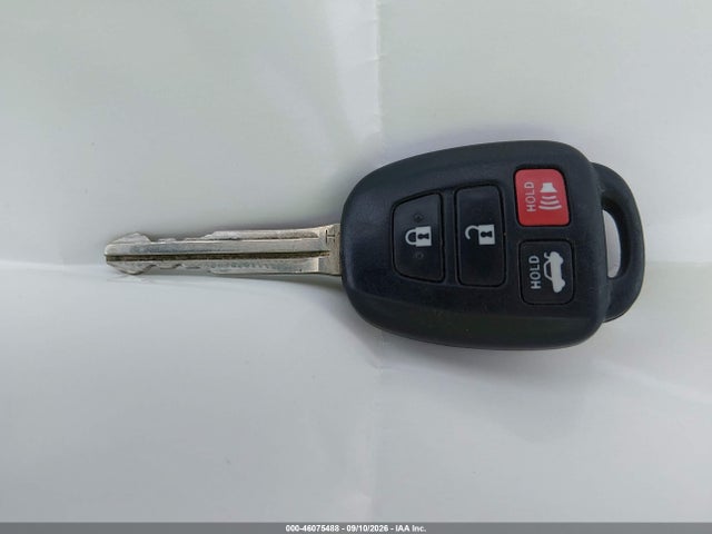 46075488 :رقم المزاد ، 5YFBURHE9JP832431 vin ، 2018 Toyota Corolla Se مزاد بيع