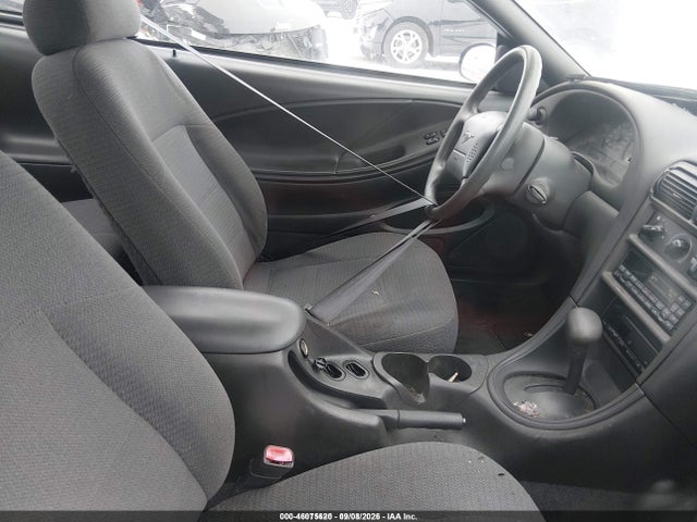 2000 Ford Mustang მანქანა იყიდება აუქციონზე, vin: 1FAFP4046YF116219, აუქციონის ნომერი: 46075620