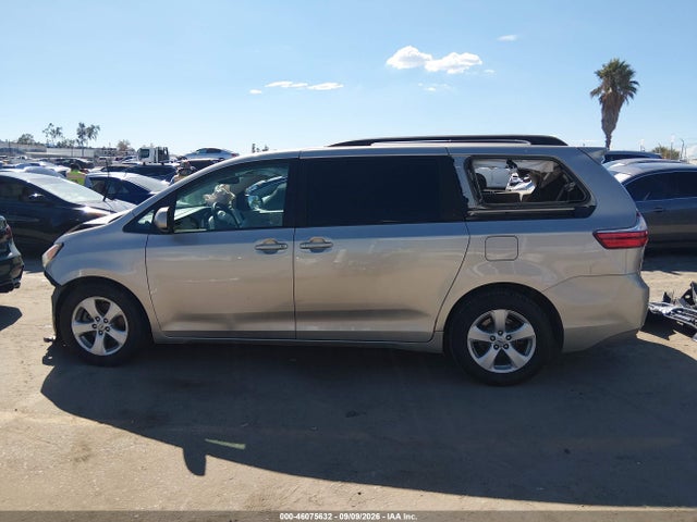 5TDKK3DC5GS714559 Toyota Sienna Le 8 Passenger