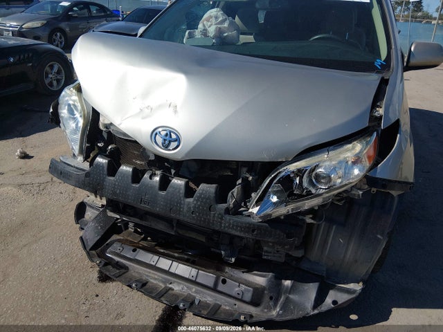 5TDKK3DC5GS714559 Toyota Sienna Le 8 Passenger