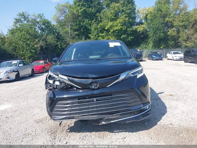 46075652 :رقم المزاد ، 5TDESKFC1NS058801 vin ، 2022 Toyota Sienna Platinum مزاد بيع