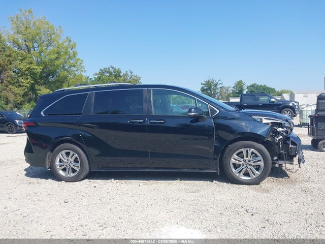46075652 :رقم المزاد ، 5TDESKFC1NS058801 vin ، 2022 Toyota Sienna Platinum مزاد بيع