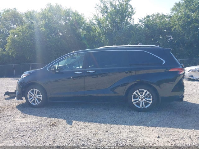 46075652 :رقم المزاد ، 5TDESKFC1NS058801 vin ، 2022 Toyota Sienna Platinum مزاد بيع