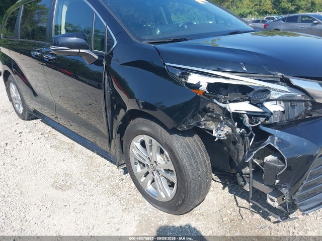 46075652 :رقم المزاد ، 5TDESKFC1NS058801 vin ، 2022 Toyota Sienna Platinum مزاد بيع