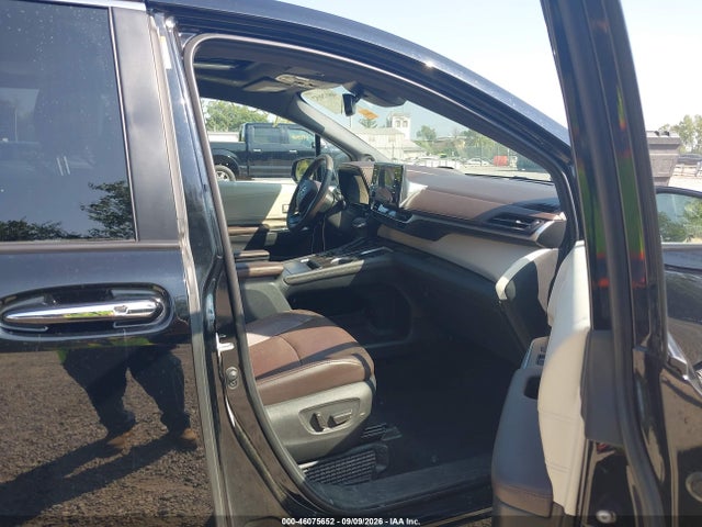 46075652 :رقم المزاد ، 5TDESKFC1NS058801 vin ، 2022 Toyota Sienna Platinum مزاد بيع