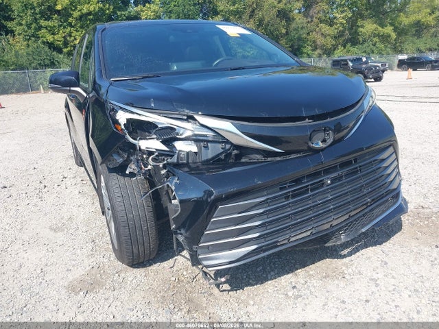 46075652 :رقم المزاد ، 5TDESKFC1NS058801 vin ، 2022 Toyota Sienna Platinum مزاد بيع