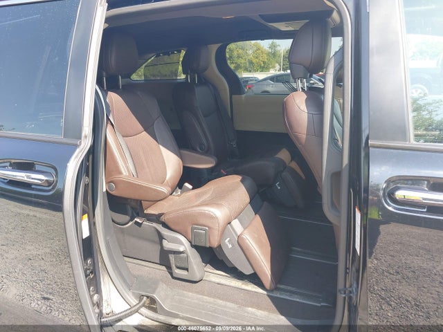 46075652 :رقم المزاد ، 5TDESKFC1NS058801 vin ، 2022 Toyota Sienna Platinum مزاد بيع