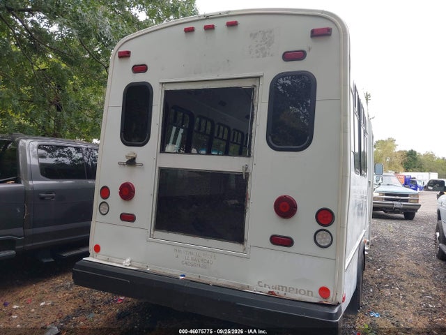 46075775 :رقم المزاد ، 1FDXE45F32HA90572 vin ، 2002 Ford E-450 Cutaway Standard مزاد بيع