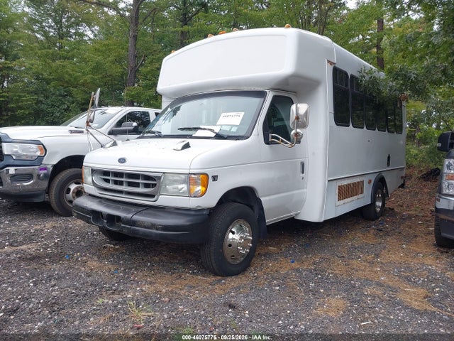 46075775 :رقم المزاد ، 1FDXE45F32HA90572 vin ، 2002 Ford E-450 Cutaway Standard مزاد بيع