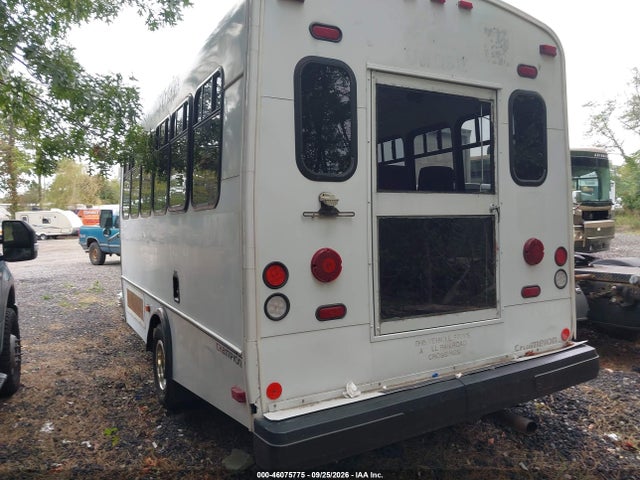 46075775 :رقم المزاد ، 1FDXE45F32HA90572 vin ، 2002 Ford E-450 Cutaway Standard مزاد بيع