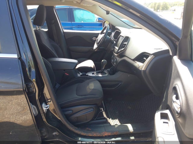 Продажа на аукционе авто 2016 Jeep Cherokee Latitude, vin: 1C4PJMCS7GW242632, номер лота: 46075777