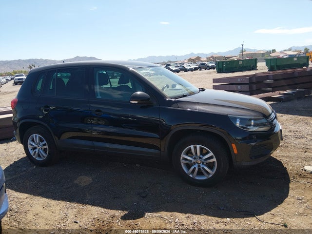 2012 Volkswagen Tiguan Le მანქანა იყიდება აუქციონზე, vin: WVGAV7AX3CW555631, აუქციონის ნომერი: 46075826
