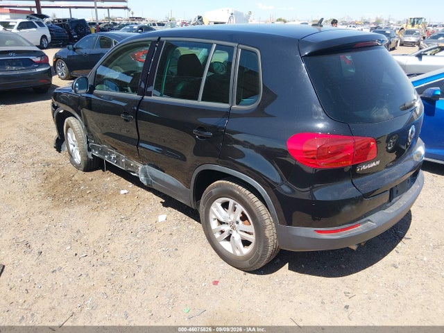 2012 Volkswagen Tiguan Le მანქანა იყიდება აუქციონზე, vin: WVGAV7AX3CW555631, აუქციონის ნომერი: 46075826