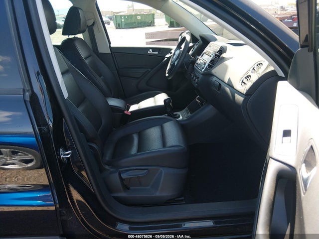 2012 Volkswagen Tiguan Le მანქანა იყიდება აუქციონზე, vin: WVGAV7AX3CW555631, აუქციონის ნომერი: 46075826