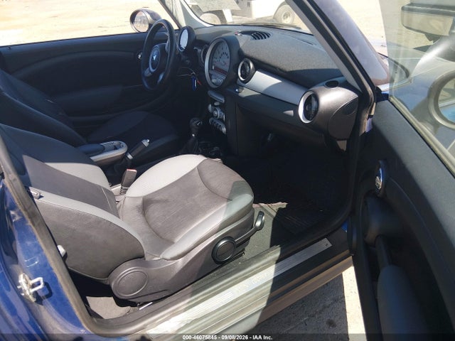 2008 Mini Cooper მანქანა იყიდება აუქციონზე, vin: WMWMF33588TT68216, აუქციონის ნომერი: 46075845