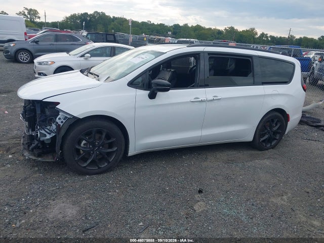 Chrysler Pacifica Limited 2025 2C4RC1GG2SR535217 Image 14