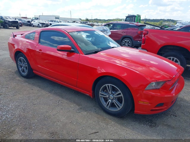 Продаж на аукціоні авто 2013 Ford Mustang V6 Premium, vin: 1ZVBP8AM5D5205145, номер лоту: 46075981