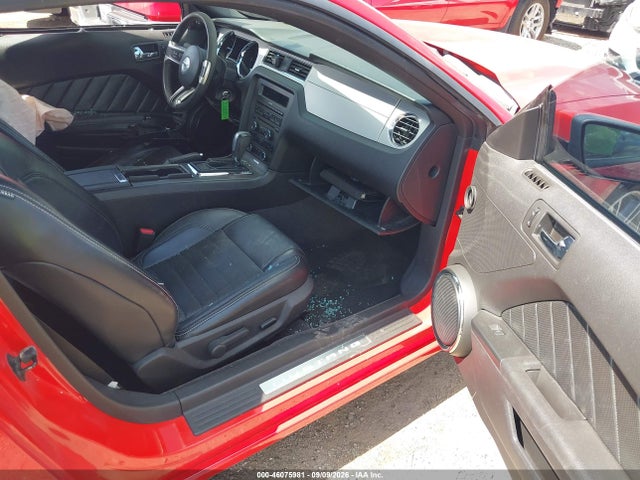 46075981 :رقم المزاد ، 1ZVBP8AM5D5205145 vin ، 2013 Ford Mustang V6 Premium مزاد بيع