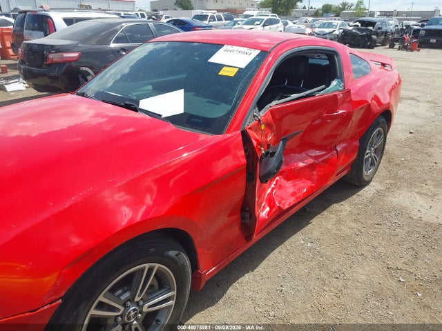 46075981 :رقم المزاد ، 1ZVBP8AM5D5205145 vin ، 2013 Ford Mustang V6 Premium مزاد بيع