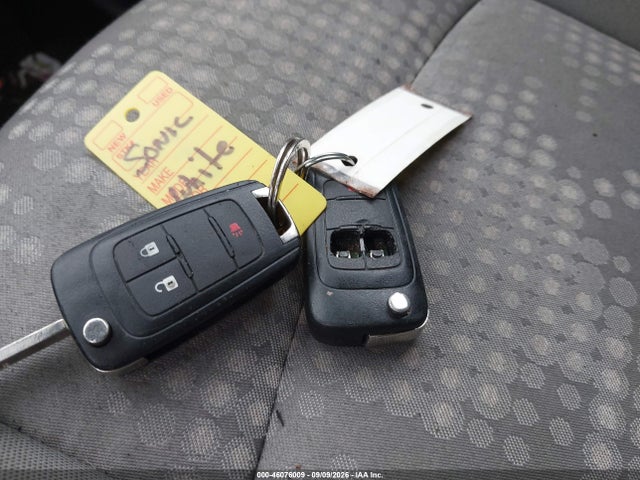 46076009 :رقم المزاد ، 1G1JA6SH3F4160438 vin ، 2015 Chevrolet Sonic Ls Auto مزاد بيع