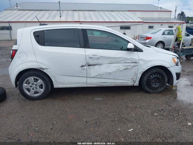 46076009 :رقم المزاد ، 1G1JA6SH3F4160438 vin ، 2015 Chevrolet Sonic Ls Auto مزاد بيع