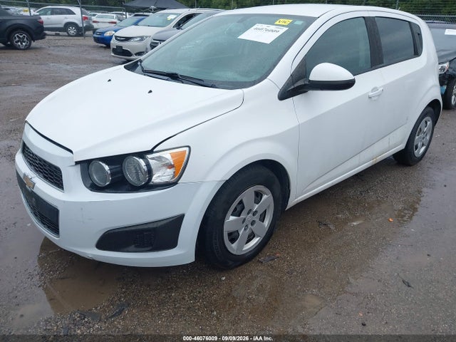 46076009 :رقم المزاد ، 1G1JA6SH3F4160438 vin ، 2015 Chevrolet Sonic Ls Auto مزاد بيع