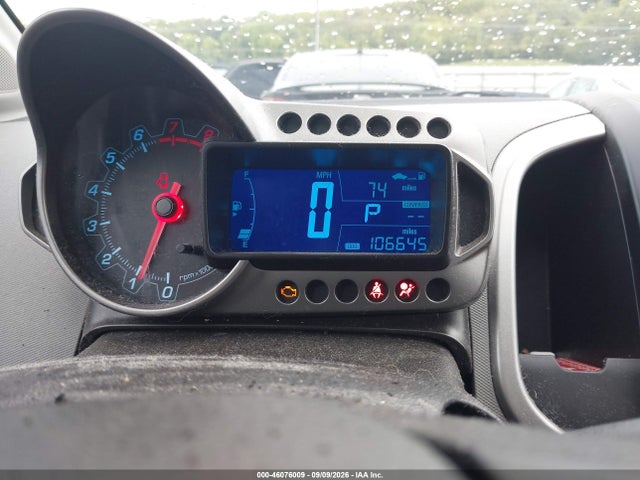 46076009 :رقم المزاد ، 1G1JA6SH3F4160438 vin ، 2015 Chevrolet Sonic Ls Auto مزاد بيع