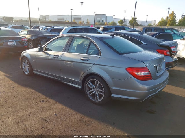 2012 Mercedes-benz C 250 Sport მანქანა იყიდება აუქციონზე, vin: WDDGF4HBXCA608235, აუქციონის ნომერი: 46076065
