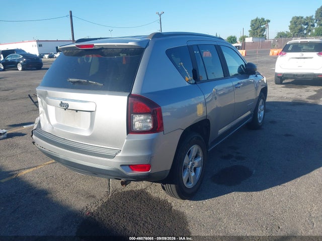 46076068 :رقم المزاد ، 1C4NJCBA3FD436871 vin ، 2015 Jeep Compass Sport مزاد بيع