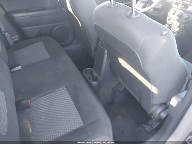 46076068 :رقم المزاد ، 1C4NJCBA3FD436871 vin ، 2015 Jeep Compass Sport مزاد بيع
