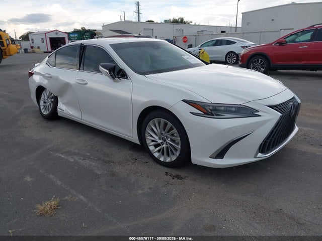 46076117 :رقم المزاد ، 58AFA1C18NU026562 vin ، 2022 Lexus Es 300h Ultra Luxury مزاد بيع
