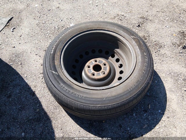 2019 Toyota Camry Le მანქანა იყიდება აუქციონზე, vin: 4T1B11HK6KU795757, აუქციონის ნომერი: 46076267