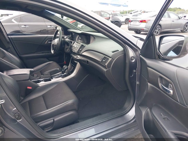 46076388 :رقم المزاد ، 1HGCR2F51HA077324 vin ، 2017 Honda Accord Sport مزاد بيع