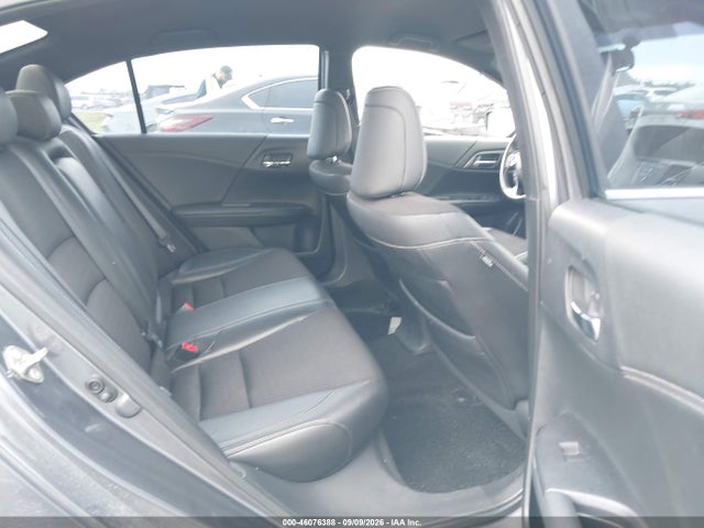 46076388 :رقم المزاد ، 1HGCR2F51HA077324 vin ، 2017 Honda Accord Sport مزاد بيع