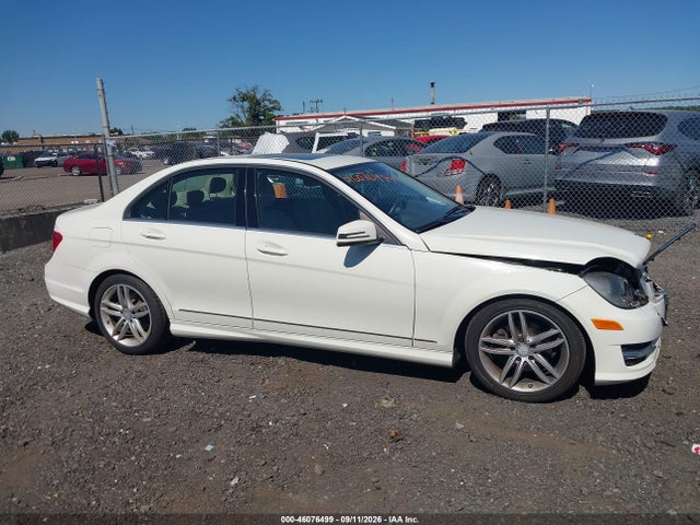 Aukcja sprzedaży 2012 Mercedes-benz C 300 Sport 4matic, vin: WDDGF8BB1CA643004, numer aukcji: 46076499