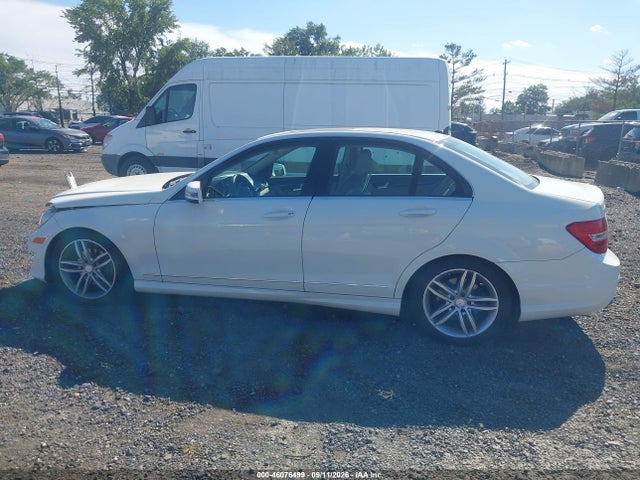 Aukcja sprzedaży 2012 Mercedes-benz C 300 Sport 4matic, vin: WDDGF8BB1CA643004, numer aukcji: 46076499