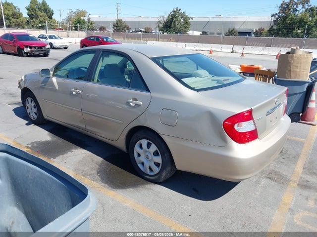 2003 Toyota Camry Le მანქანა იყიდება აუქციონზე, vin: 4T1BE32K33U743951, აუქციონის ნომერი: 46076517