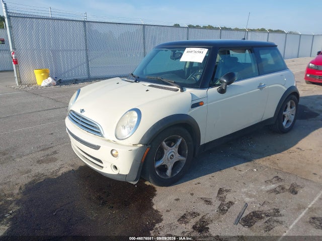 2006 Mini Cooper მანქანა იყიდება აუქციონზე, vin: WMWRC33526TJ78200, აუქციონის ნომერი: 46076581