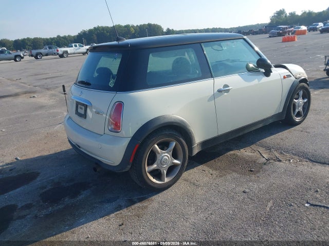 2006 Mini Cooper მანქანა იყიდება აუქციონზე, vin: WMWRC33526TJ78200, აუქციონის ნომერი: 46076581