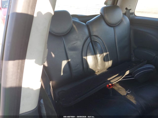 2006 Mini Cooper მანქანა იყიდება აუქციონზე, vin: WMWRC33526TJ78200, აუქციონის ნომერი: 46076581