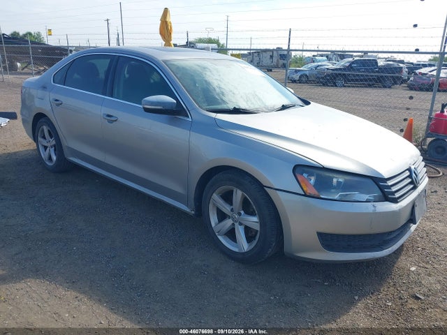 2012 Volkswagen Passat 2.5l Se მანქანა იყიდება აუქციონზე, vin: 1VWBH7A3XCC027886, აუქციონის ნომერი: 46076698