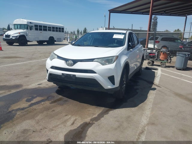 2018 Toyota Rav4 Le მანქანა იყიდება აუქციონზე, vin: 2T3ZFREV3JW454500, აუქციონის ნომერი: 46076794