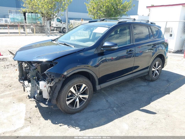 Toyota Rav4 Xle 2017 JTMWFREV2HJ122723 Image 2