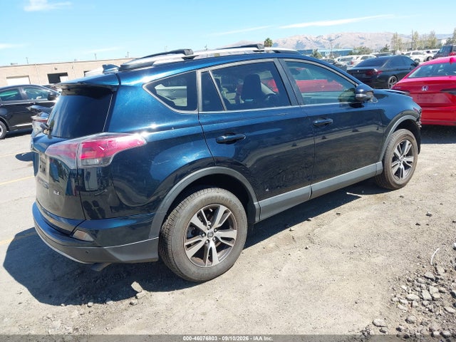 Toyota Rav4 Xle 2017 JTMWFREV2HJ122723 Image 4