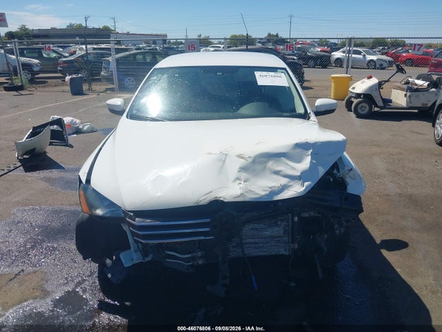 1VWBT7A37FC006433 Volkswagen Passat 1.8t Se
