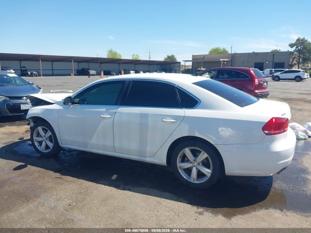 1VWBT7A37FC006433 Volkswagen Passat 1.8t Se