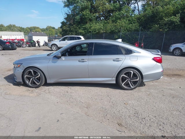 46076846 :رقم المزاد ، 1HGCV1F38JA028552 vin ، 2018 Honda Accord Sport مزاد بيع