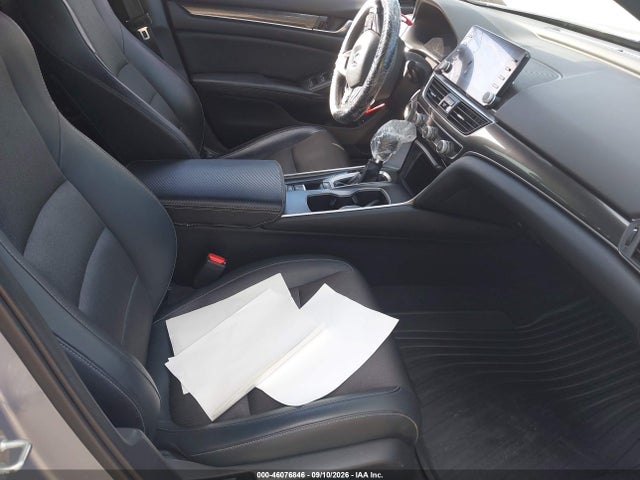 46076846 :رقم المزاد ، 1HGCV1F38JA028552 vin ، 2018 Honda Accord Sport مزاد بيع